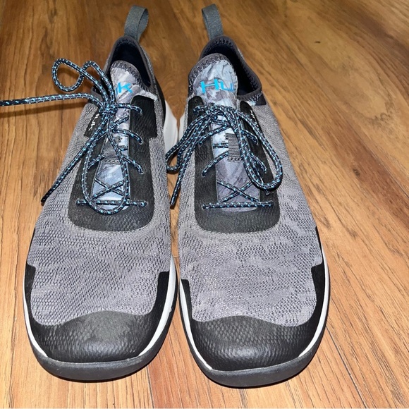 HUK-Gray and Black Low-Top Athletic Shoes with Two-Tone Design - Picture 1 of 6